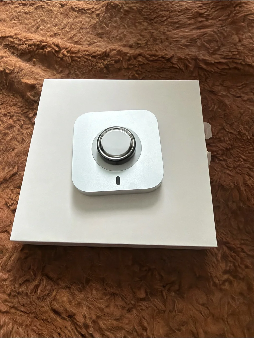 Oura Ring 5 - Black with White Packaging Accent